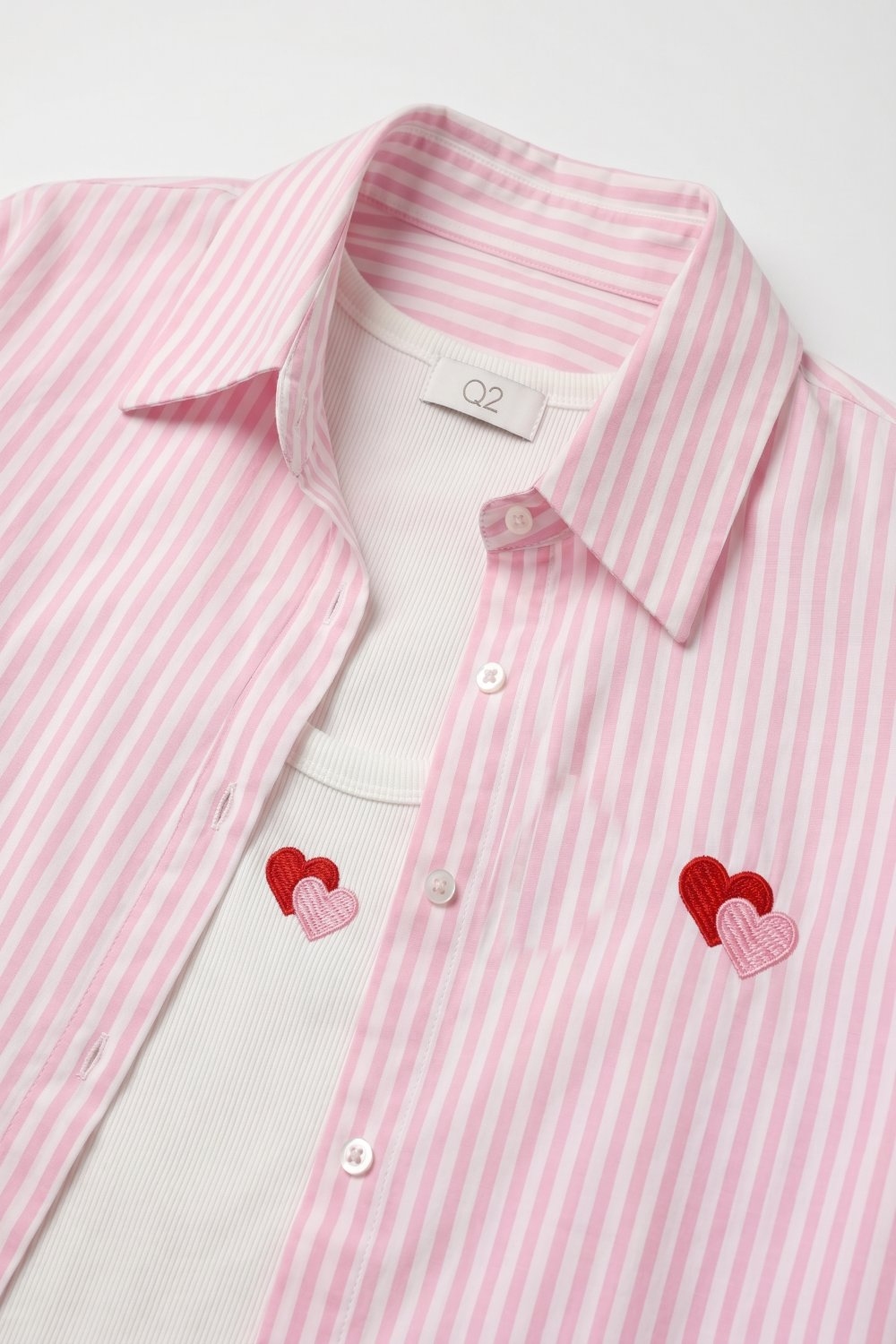 Conjunto de camiseta y camisa de algod&oacute;n con rayas rosas y corazones bordados 2 piezas