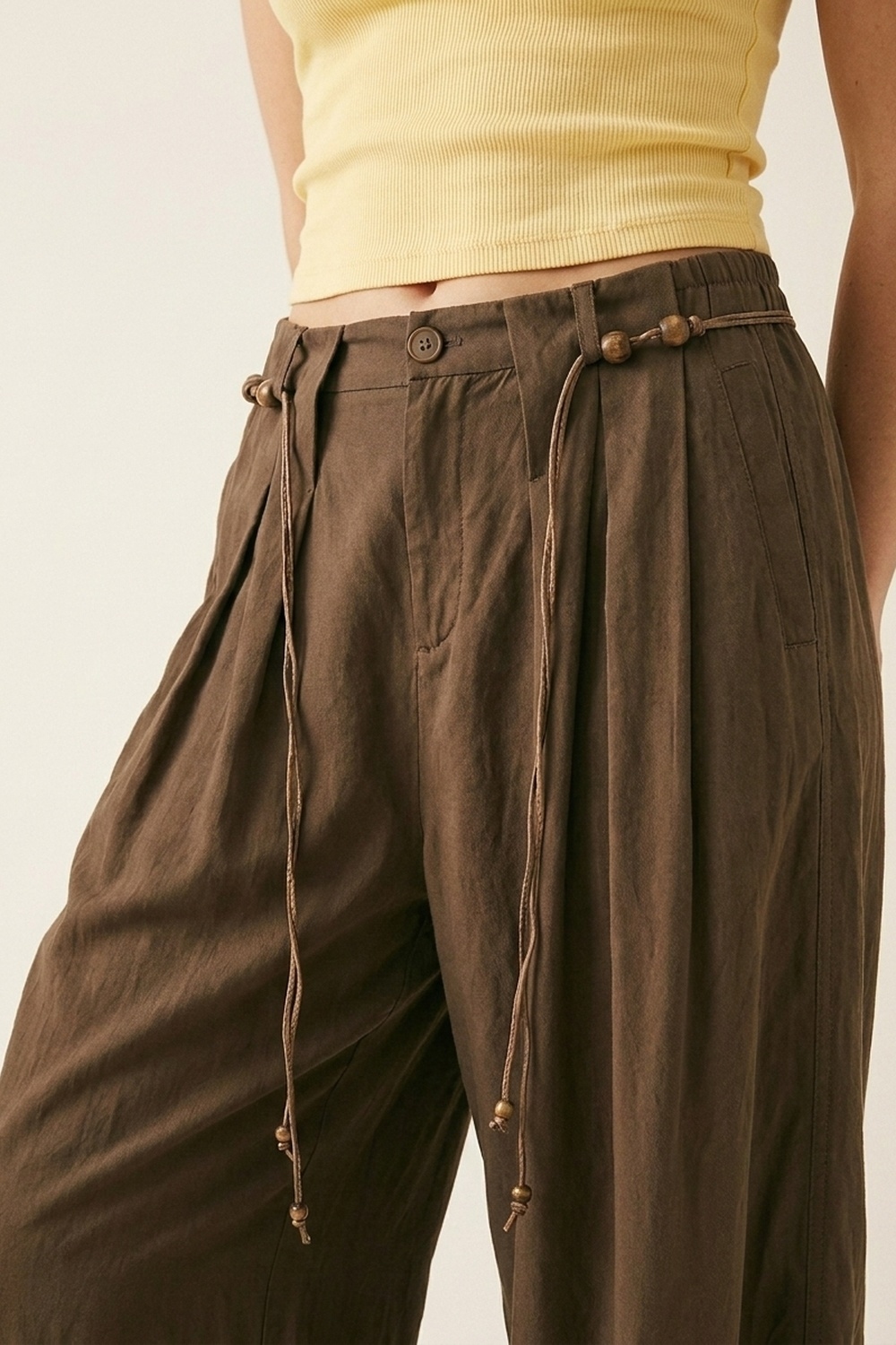 Pantalones marrones relaxed fit de pernera ancha con cordones