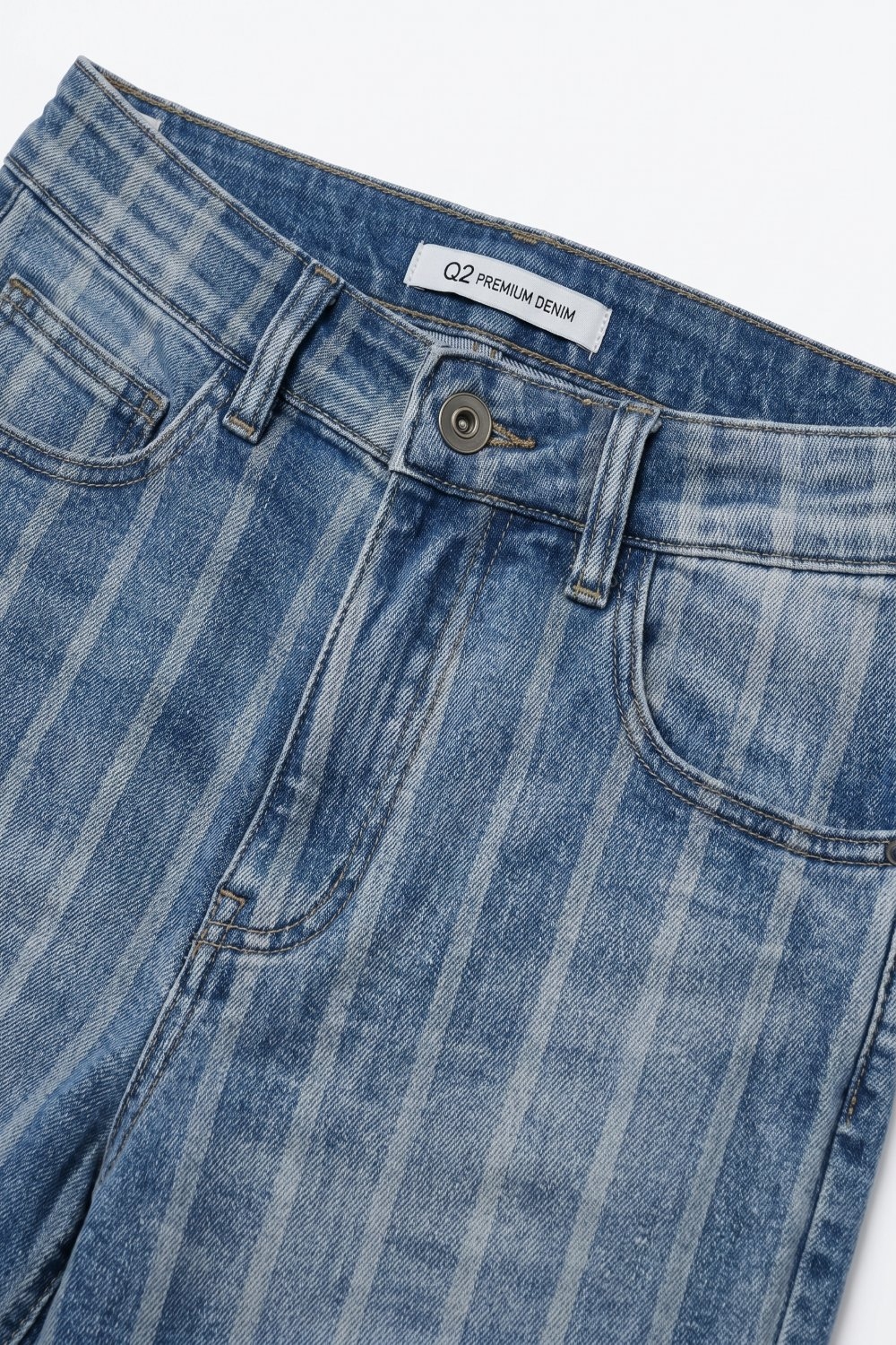 Jeans de mam&aacute; de dise&ntilde;o a rayas de mezclilla el&aacute;stica en lavado medio