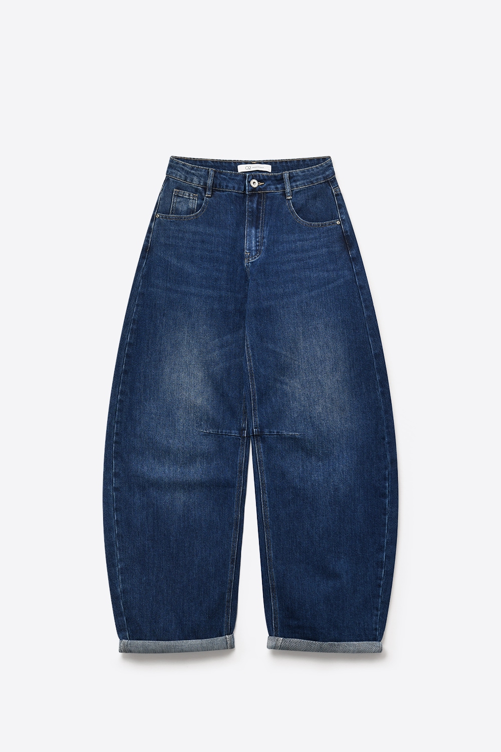 Jeans de pierna ancha con estilo de pierna de barril ancho en lavado oscuro azul con dobladillo vuelto