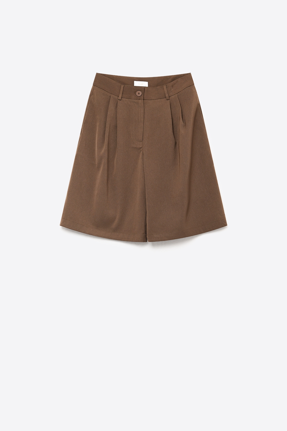 Bermudas marrones plisadas hasta la rodilla con ajuste entallado Bermudas marrones plisadas hasta la rodilla con ajuste entallado