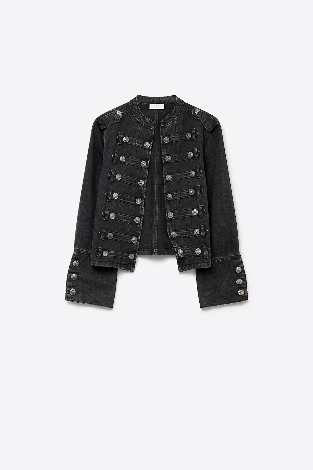 Chaqueta de mezclilla negra con botones decorativos