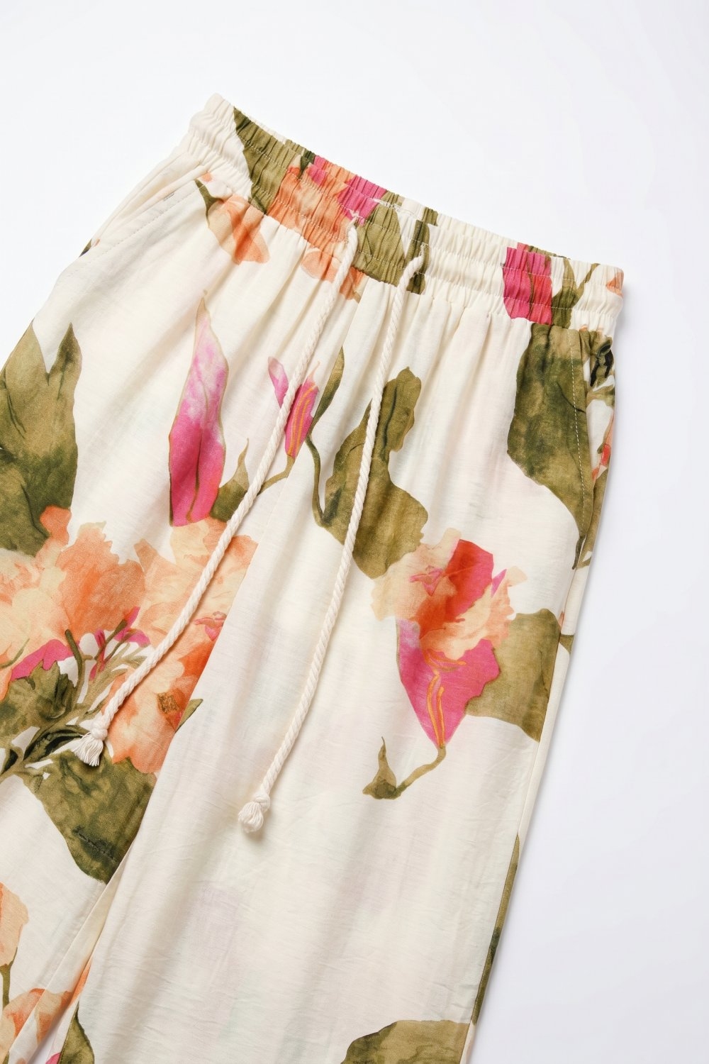 Pantalones anchos de estampado floral crema con cintura elástica Pantalones anchos de estampado floral crema con cintura elástica