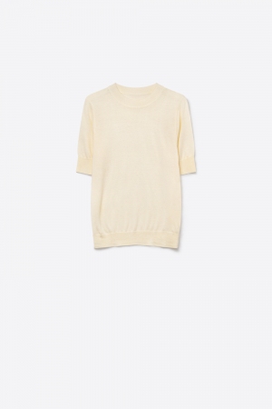 Suéter de manga corta con cuello redondo y tejido fino acanalado en mezcla de lana merino de color crema