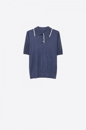Suéter azul marino de punto fino con cuello en contraste y cuello polo con botón