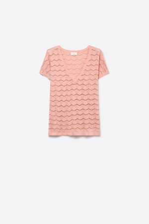 Top de punto fino con cuello en V y manga corta en color rosa claro con estampado en zigzag