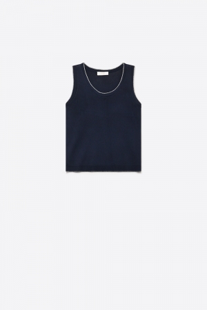 Camiseta sin mangas de punto fino azul marino con ribete metálico de ajuste regular