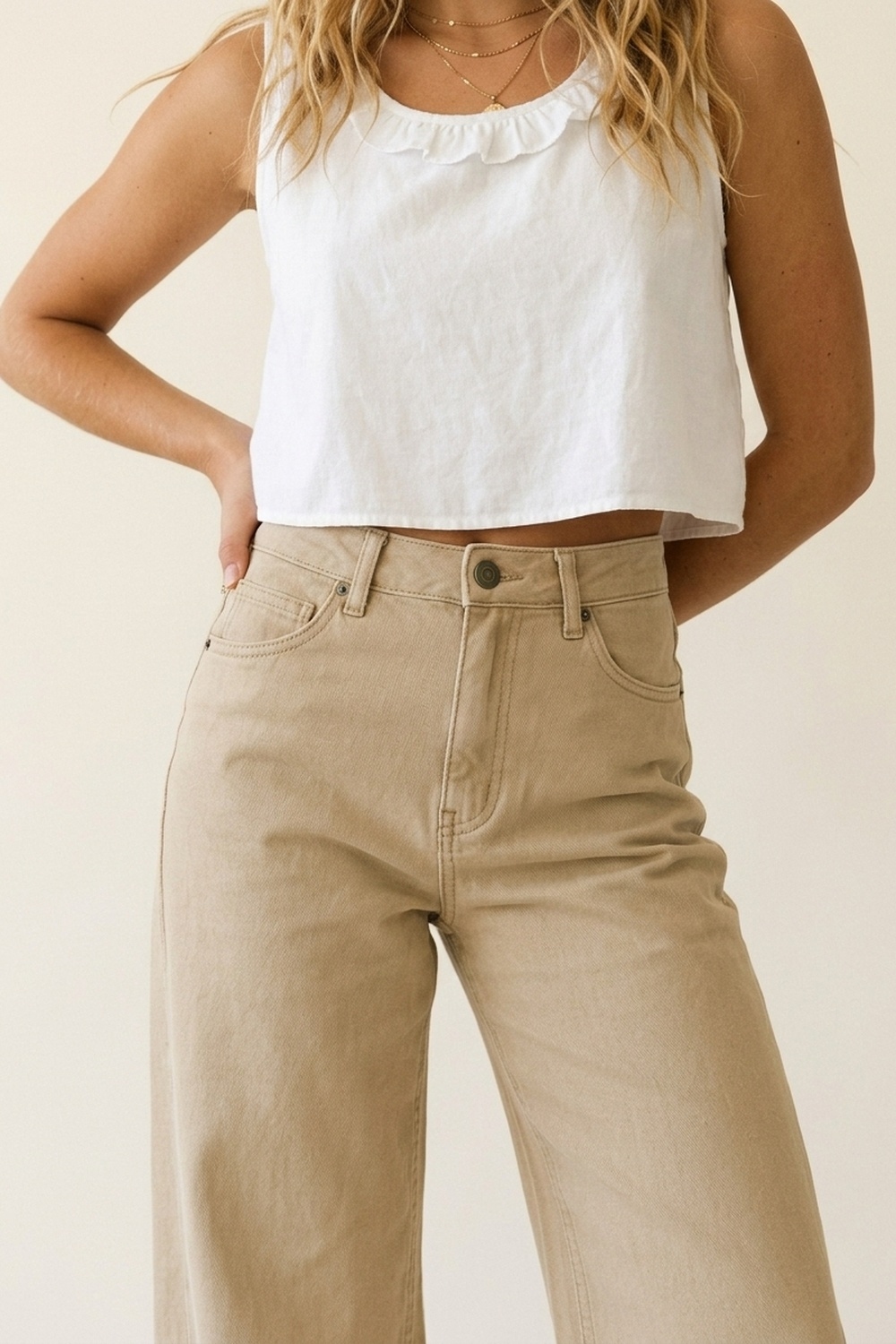Pantalones beige de pierna ancha casuales de algod&oacute;n con 5 bolsillos