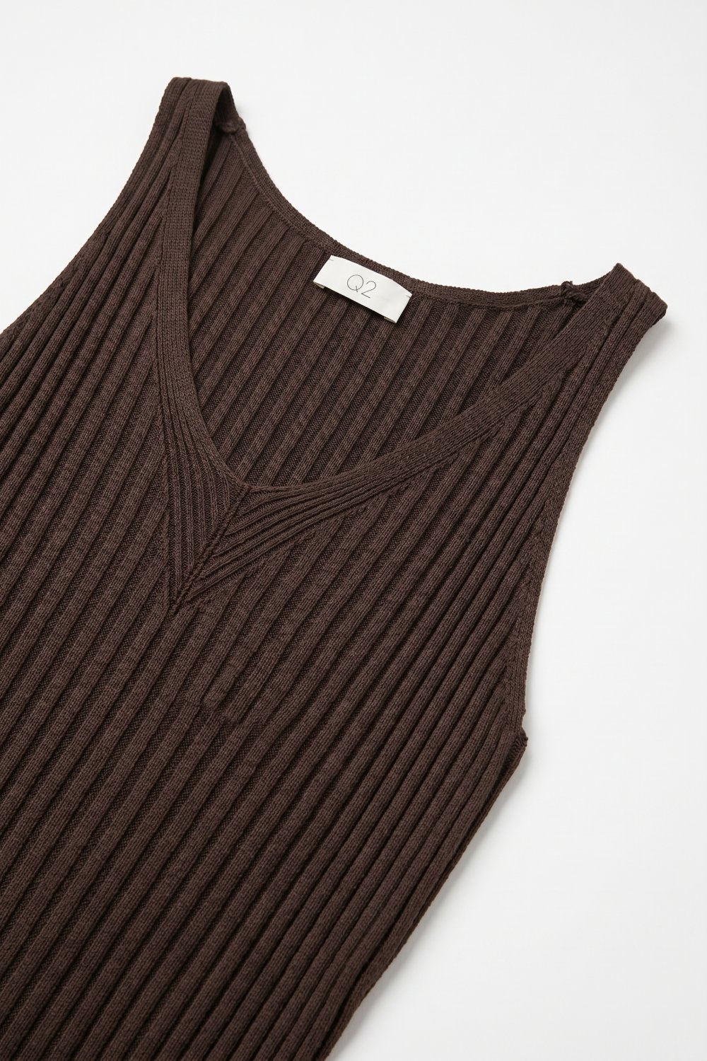 Camiseta de Tirantes de Punto Acanalado Marrón con Cuello en V Camiseta de Tirantes de Punto Acanalado Marrón con Cuello en V