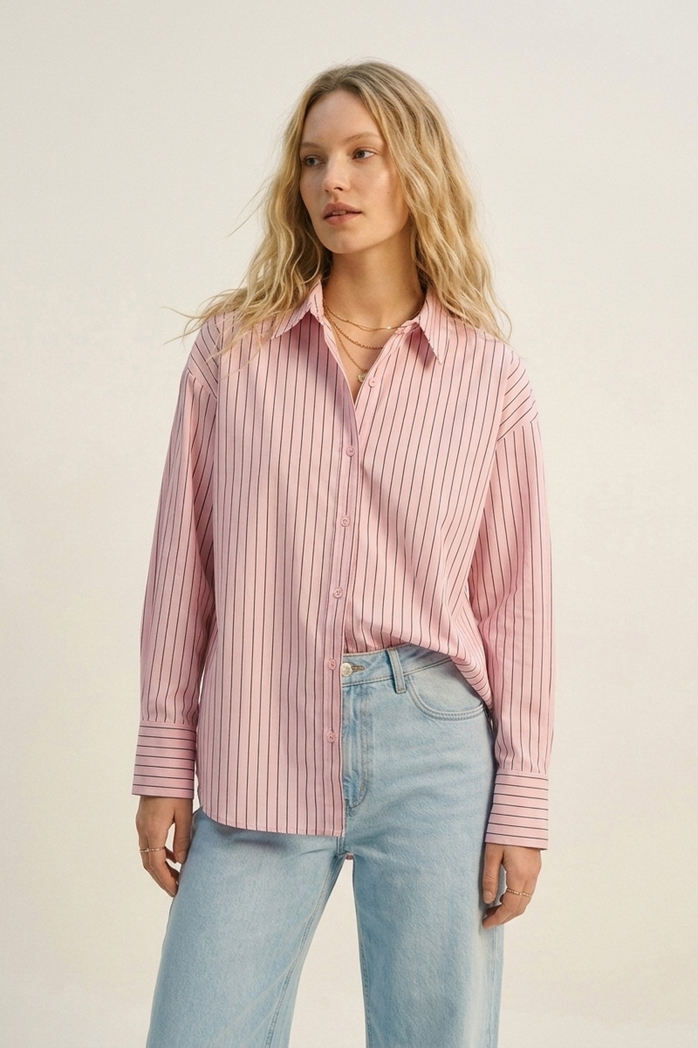 Camisa ligera de rayas en rosa claro Camisa ligera de rayas en rosa claro