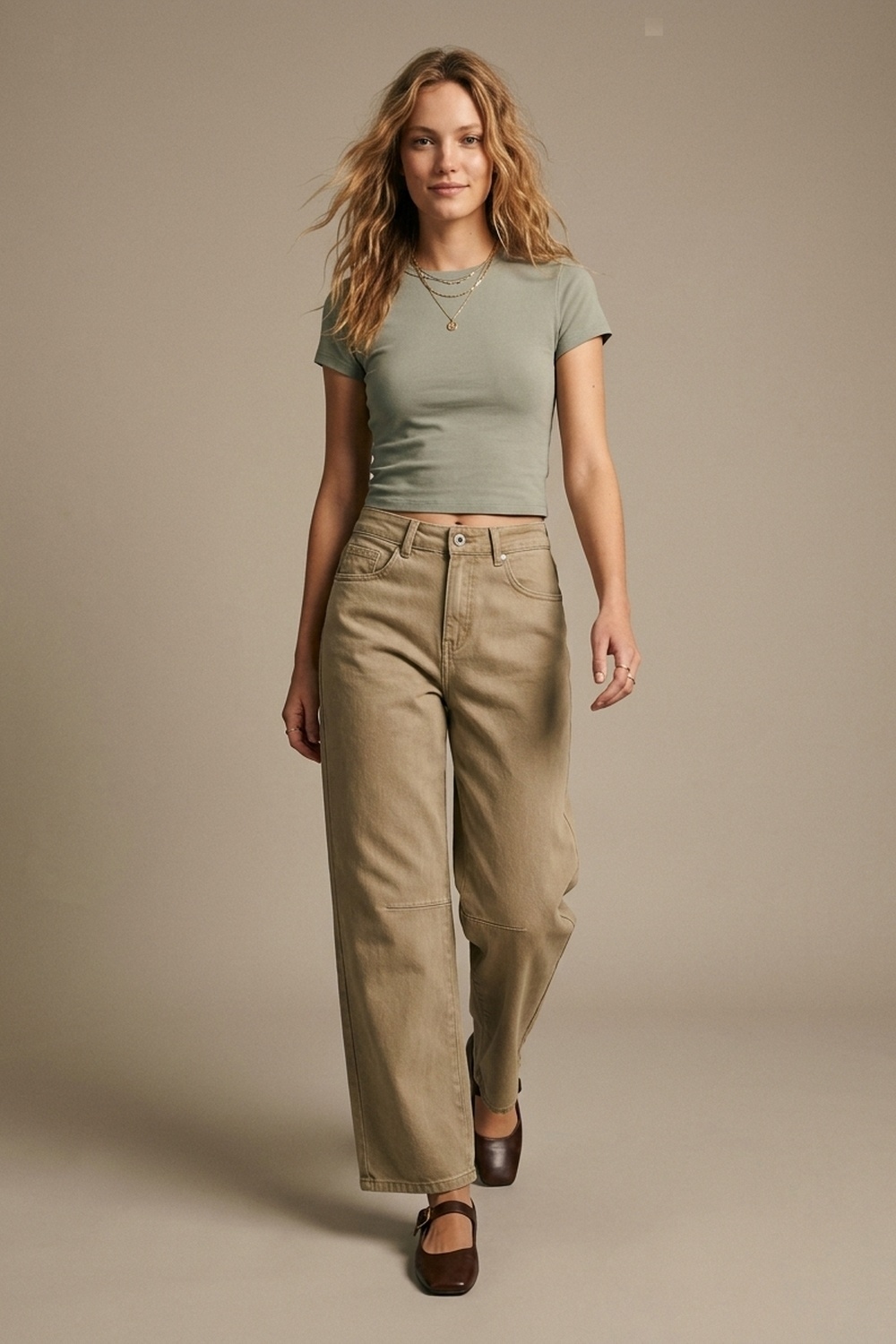 Pantalones vaqueros beige de mezclilla elástica suave de pierna ancha con costura en la rodilla Pantalones vaqueros beige de mezclilla elástica suave de pierna ancha con costura en la rodilla