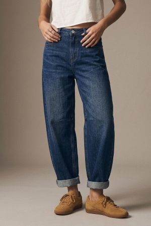 Jeans de pierna ancha con estilo de pierna de barril ancho en lavado oscuro azul con dobladillo vuelto