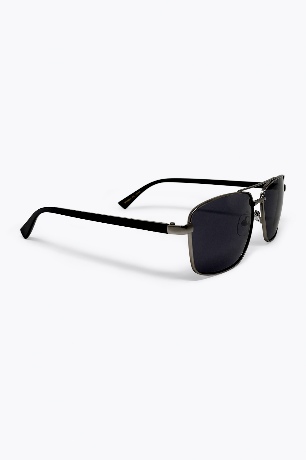 Gafas de sol cuadradas estilo aviador con montura metálica en color plata Gafas de sol cuadradas estilo aviador con montura metálica en color plata