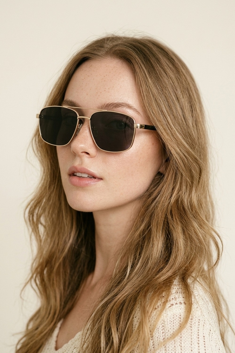 Gafas de sol cuadradas de aviador doradas con montura de metal