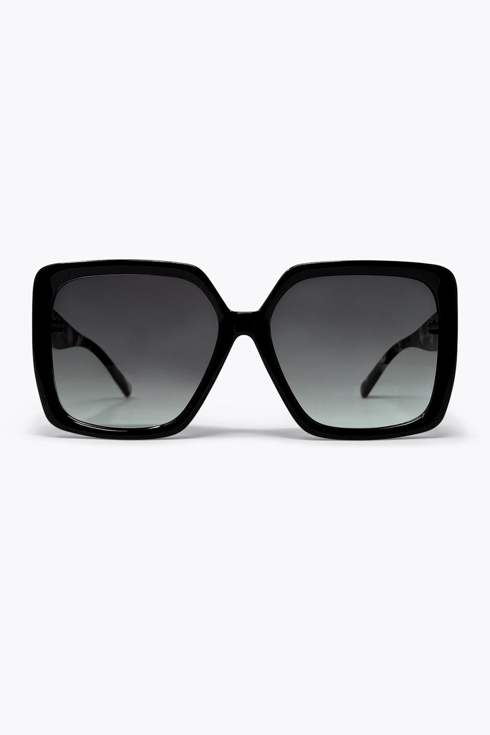 Gafas de sol oversize anchas con montura cuadrada negra y lentes degradados