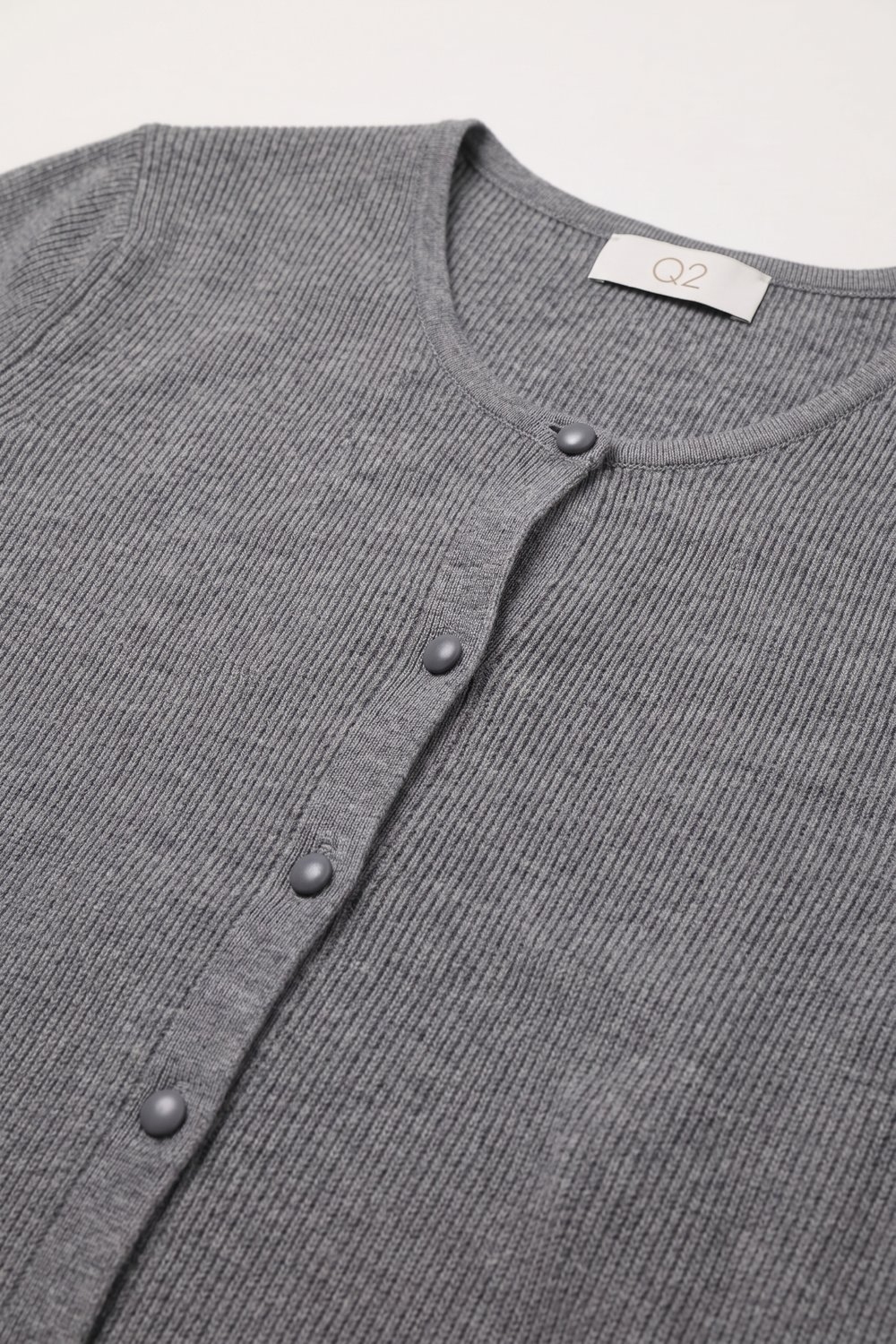 Cardigan Gris de Punto Canal&eacute; con Botones y Cuello Redondo