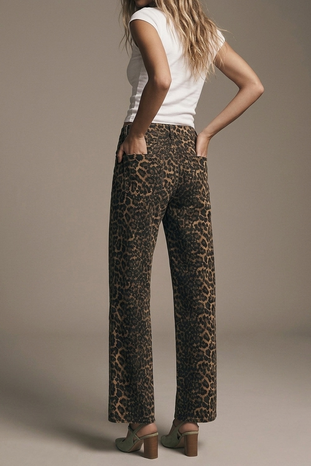 Vaqueros rectos con estampado de leopardo Vaqueros rectos con estampado de leopardo