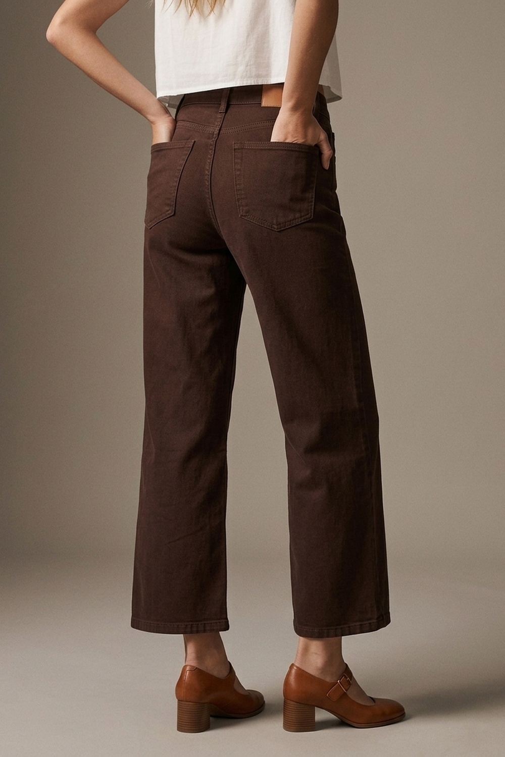 Pantalones Vaqueros de Pierna Ancha y Recortados en Marrón Chocolate Pantalones Vaqueros de Pierna Ancha y Recortados en Marrón Chocolate