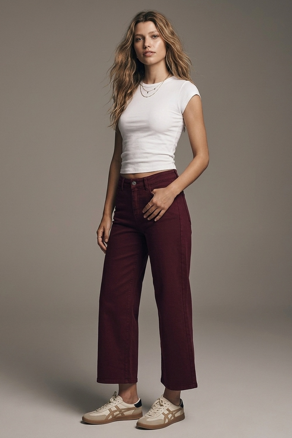 Vaqueros cropped wide leg en burdeos Vaqueros cropped wide leg en burdeos