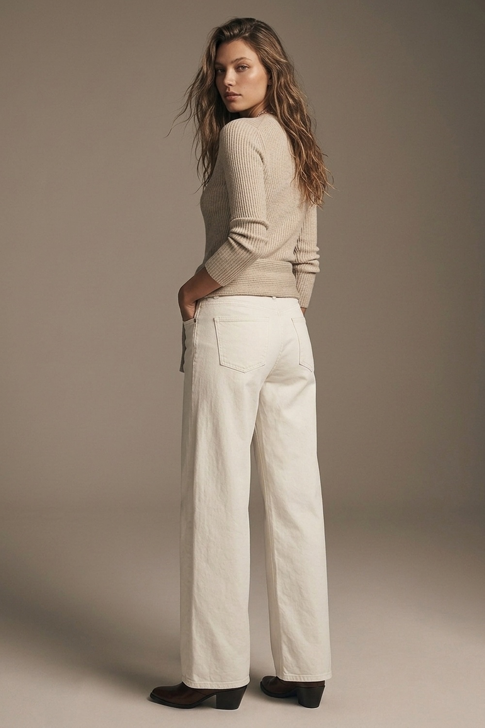 Pantalón extra ancho en color crema Pantalón extra ancho en color crema