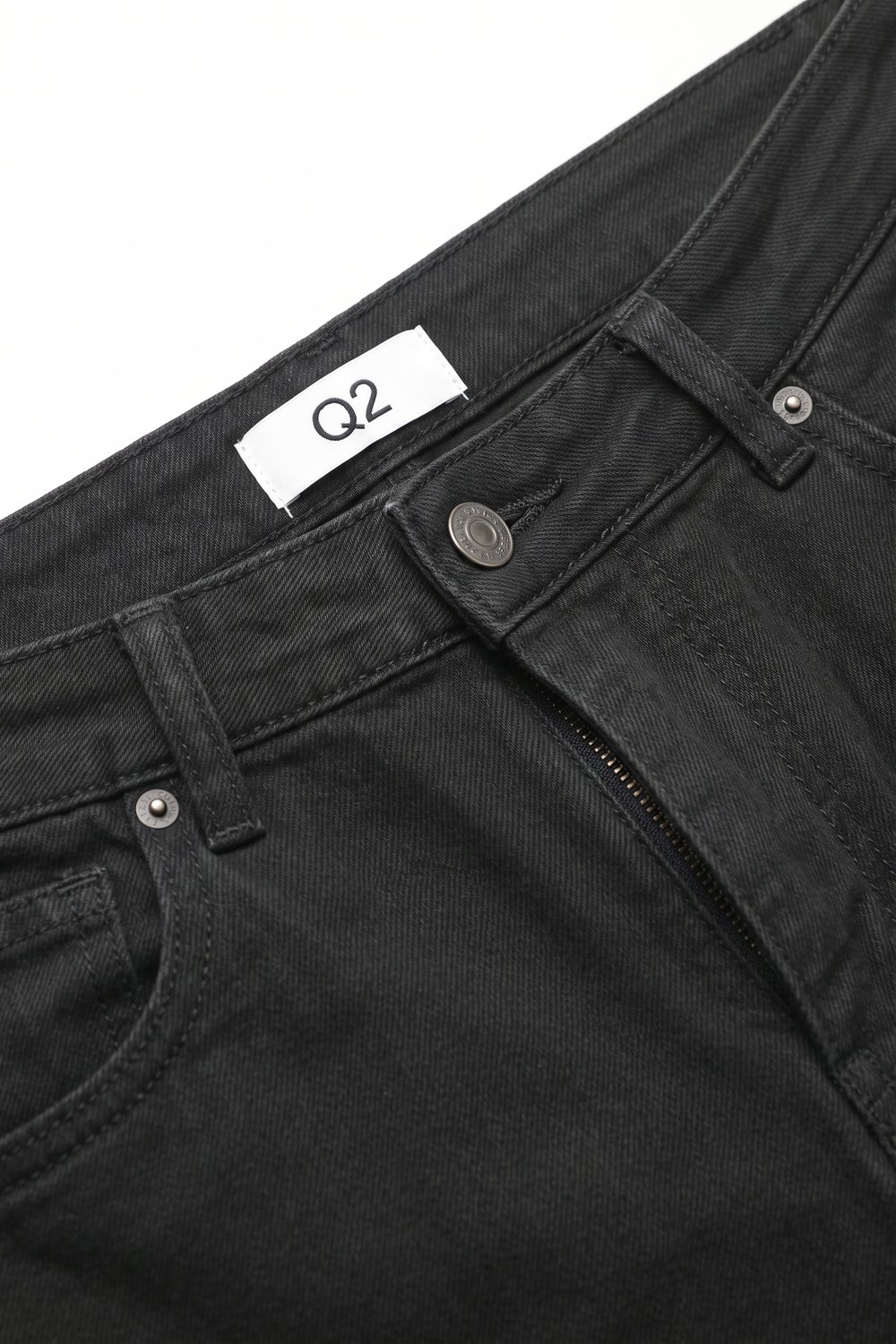 pantalones negros de pierna ancha en estilo barril con costura lateral