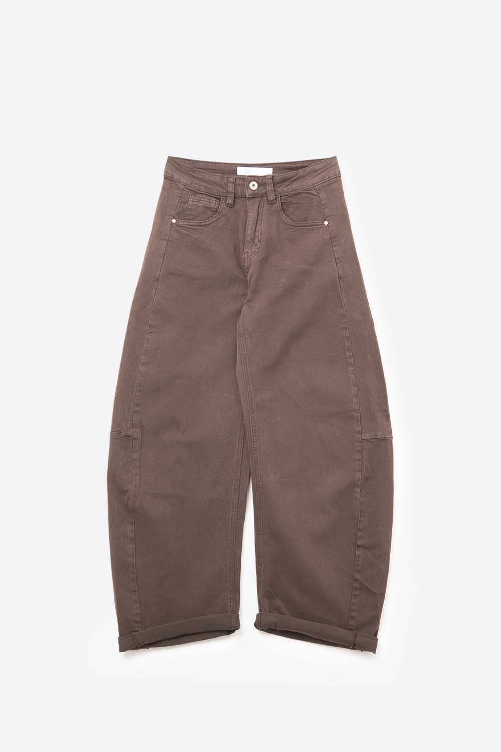 Pantalones de Corte Recto de Pierna Tipo Barril en color fango