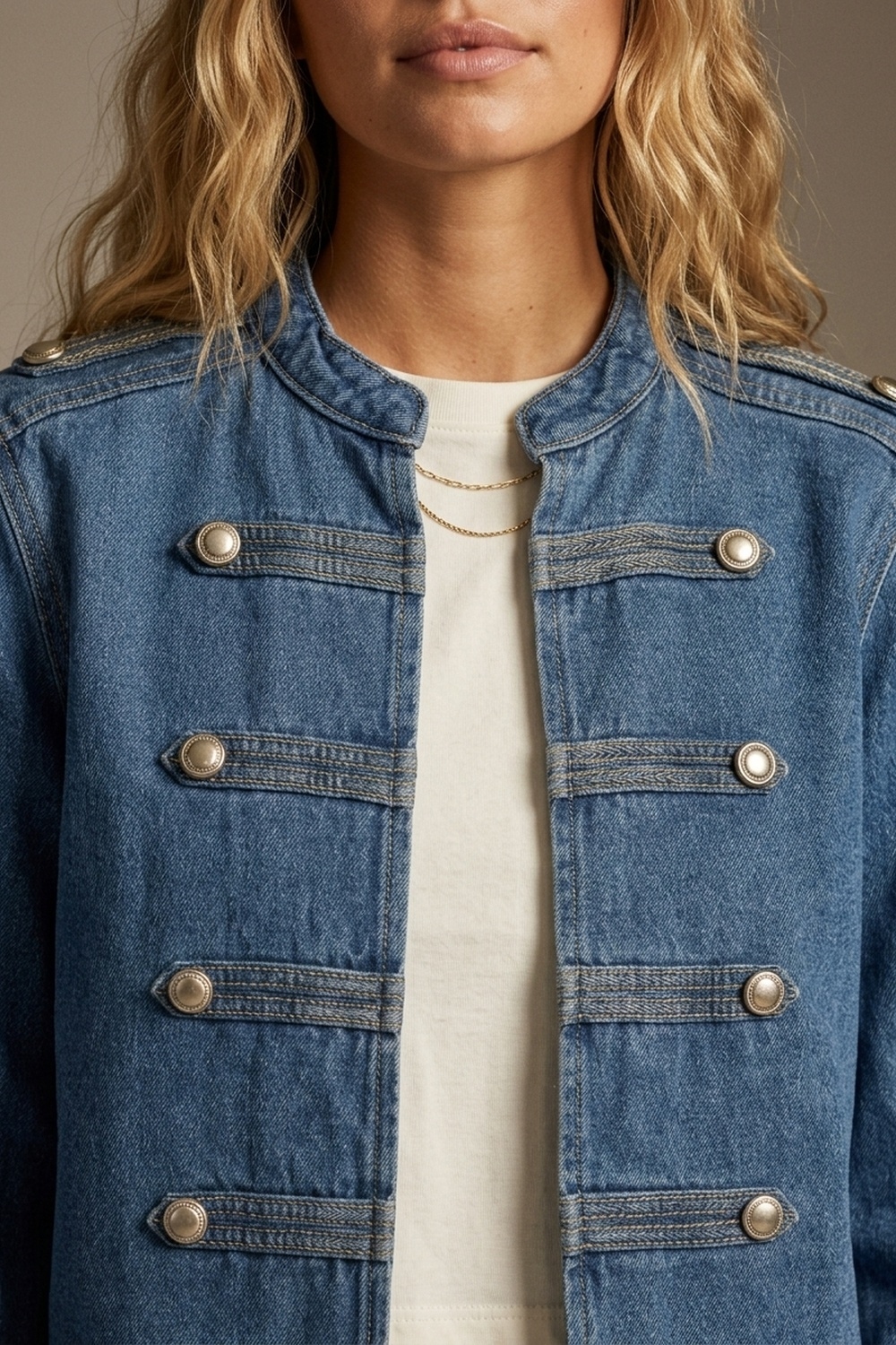 Chaqueta Militar Azul Denim R&iacute;gida Sin Estiramiento con Botones y Corte Recortado