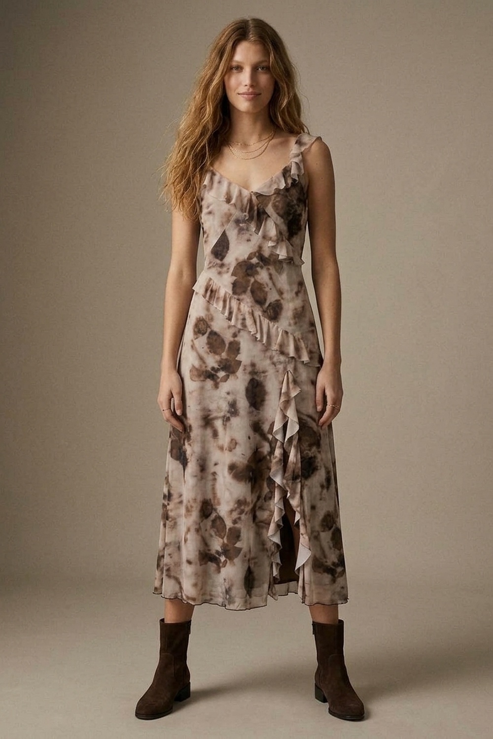 Vestido Maxi Beige Abstracto Floral de Gasa con Volantes y Escote en V