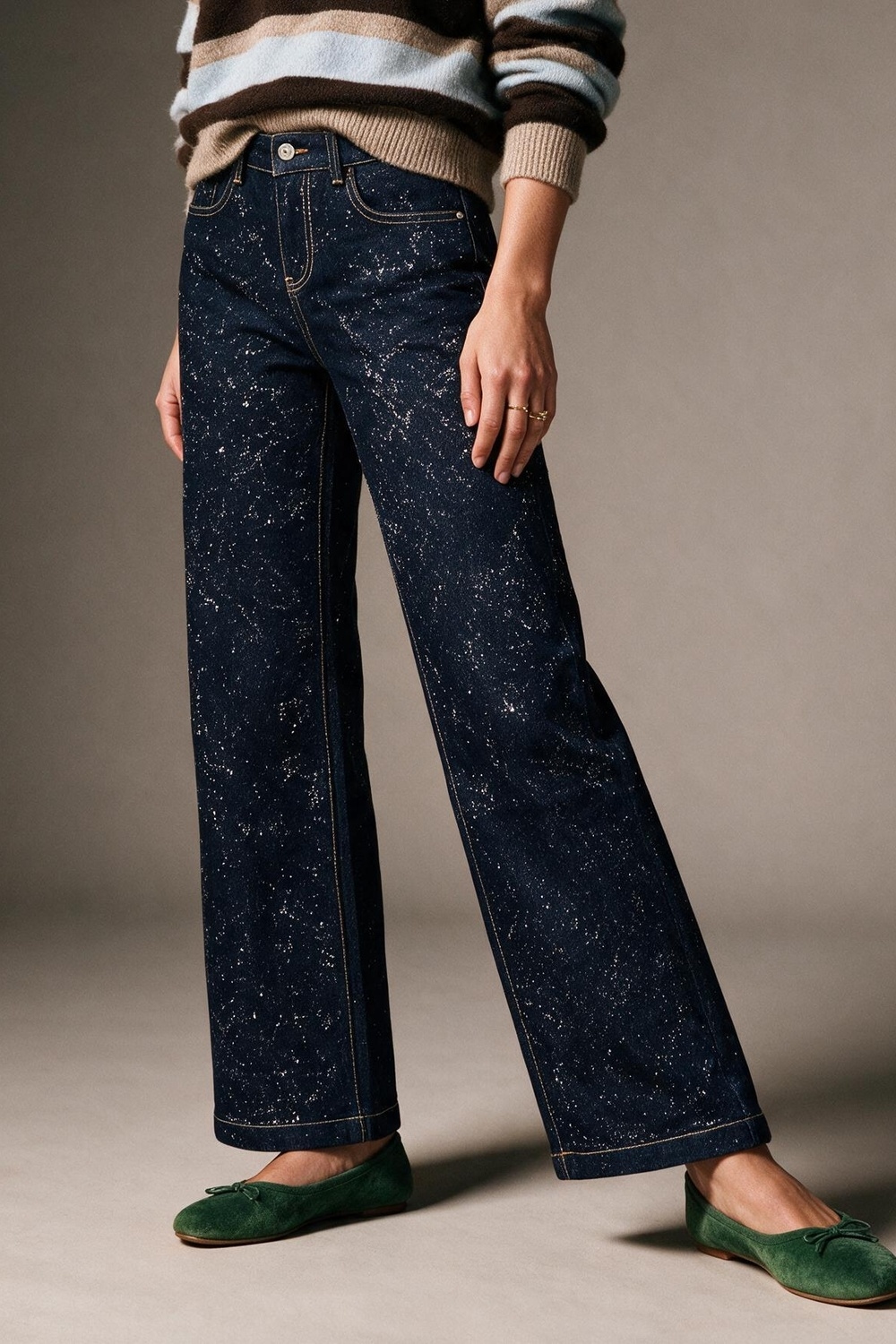 Jeans Azul Oscuro de Pierna Ancha con brillo en el frente