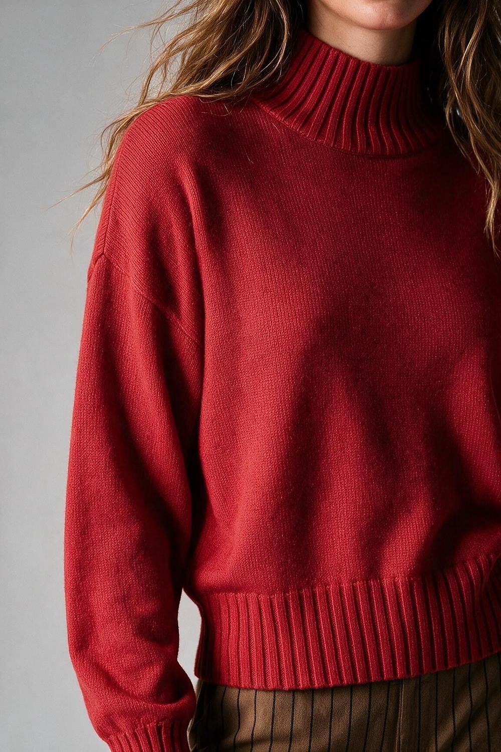 Su&eacute;ter de cuello alto de manga larga de punto acanalado suave rojo