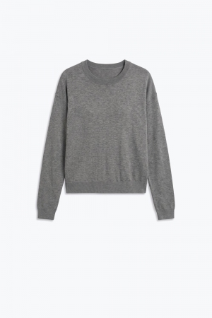 suéter gris de mezcla de lana Merino de punto fino con cuello redondo