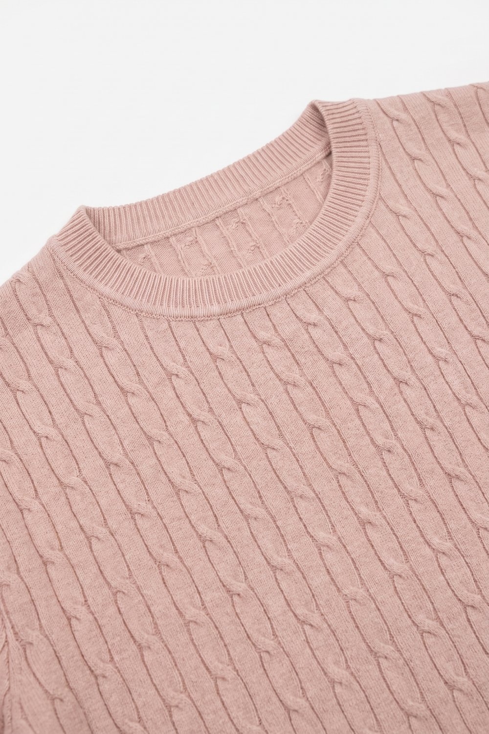 Su&eacute;ter de Manga Corta con Cuello Redondo y Tejido de Punto Trenzado en Color Rosa Empolvado