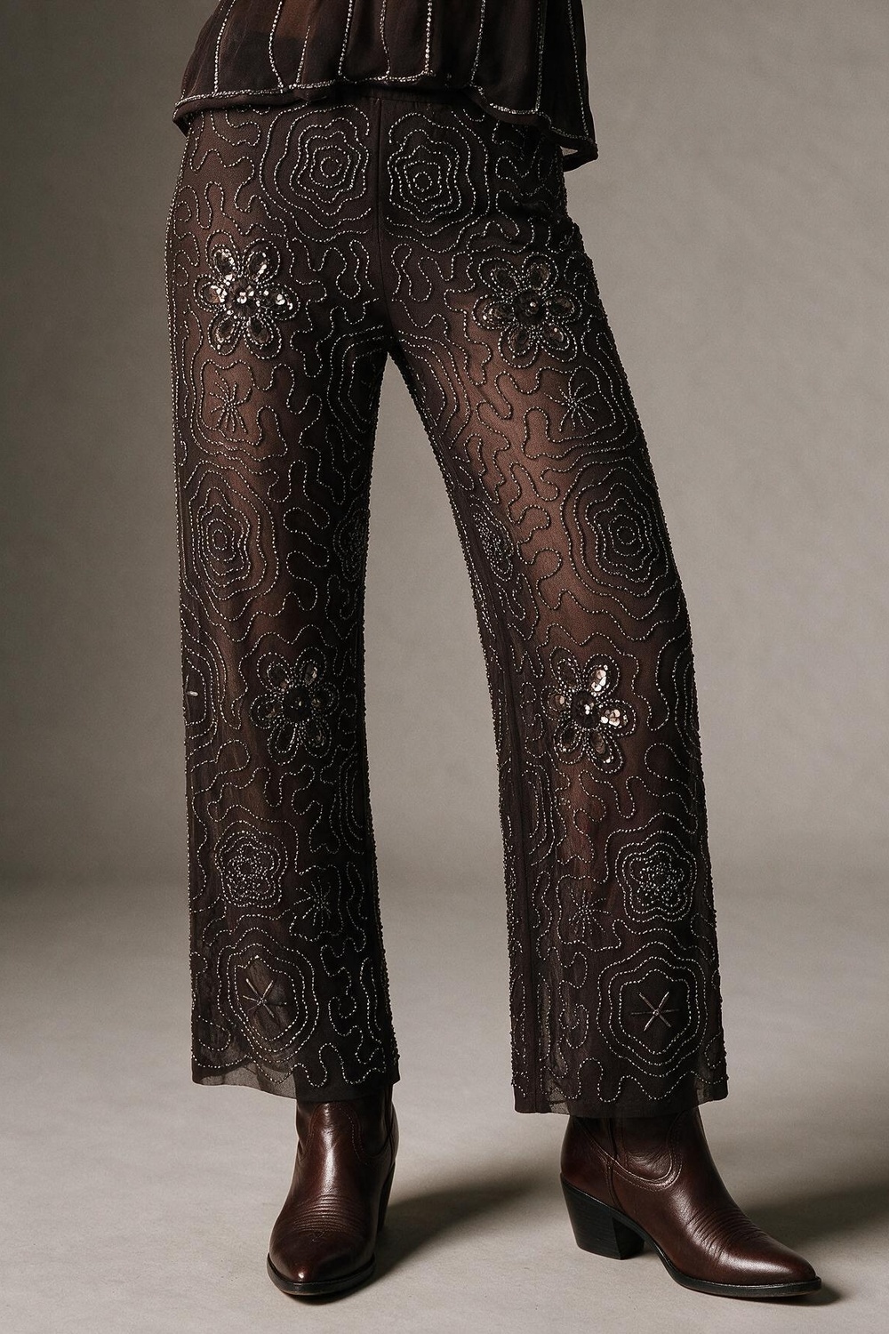 Pantalones Anchos Tejidos con Lentejuelas Marrones y Cuentas Florales Pantalones Anchos Tejidos con Lentejuelas Marrones y Cuentas Florales