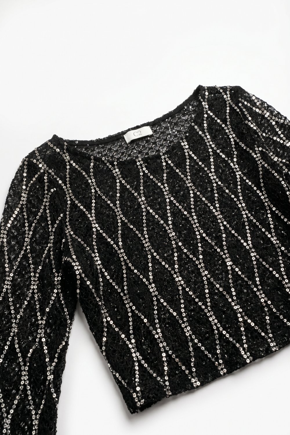 Top corto de manga larga con lentejuelas de diamante de malla transparente negra Top corto de manga larga con lentejuelas de diamante de malla transparente negra