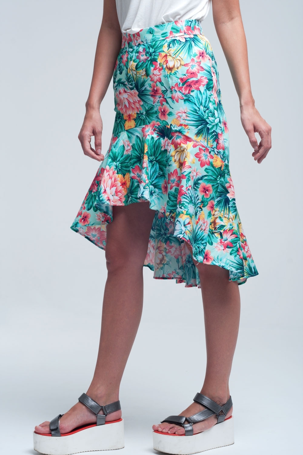Falda floral asimétrica de color verde Falda floral asimétrica de color verde