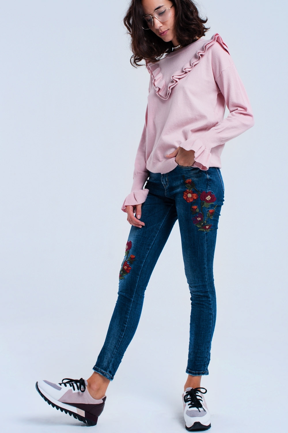 Vaquero skinny con flores Vaquero skinny con flores