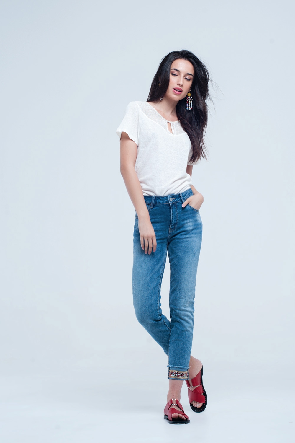 Jeans rectos tobillero con detalle de cristales Jeans rectos tobillero con detalle de cristales