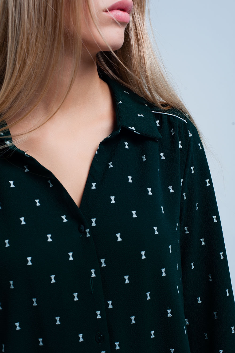 Camisa Verde larga con estampado en plateado