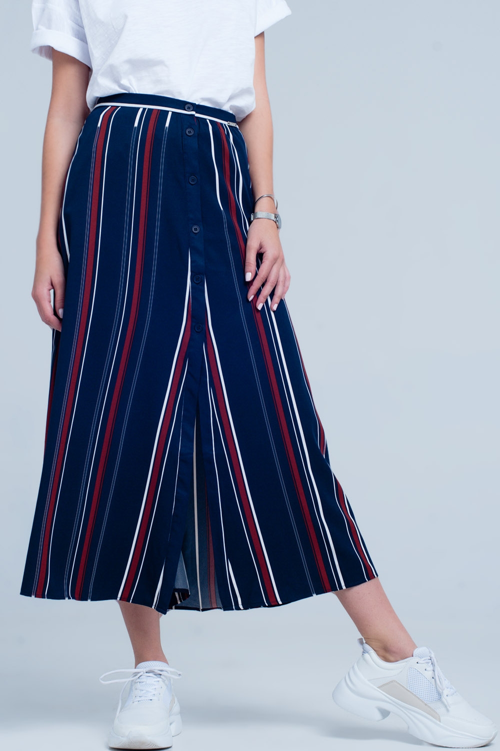 Falda midi azul marino a rayas Falda midi azul marino a rayas