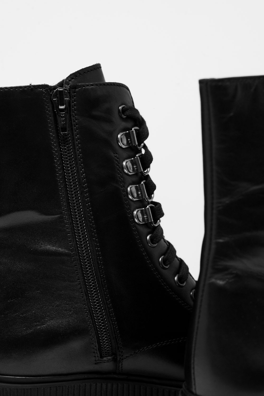 Botas negras con cordones Botas negras con cordones