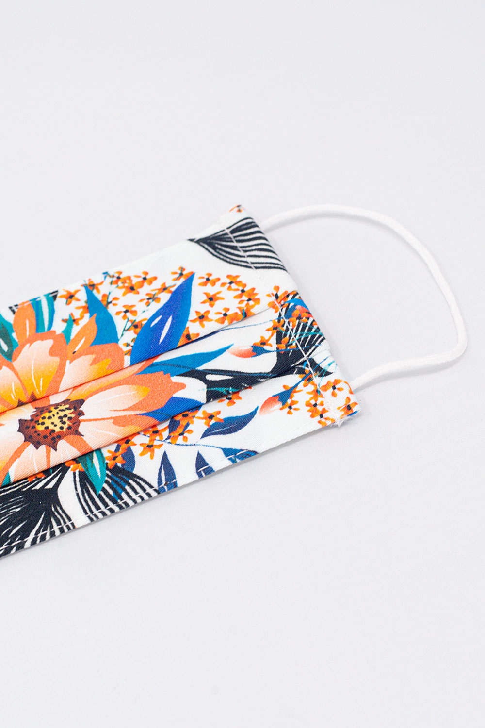 Paquete de 5 unidades mascara blanca tropical