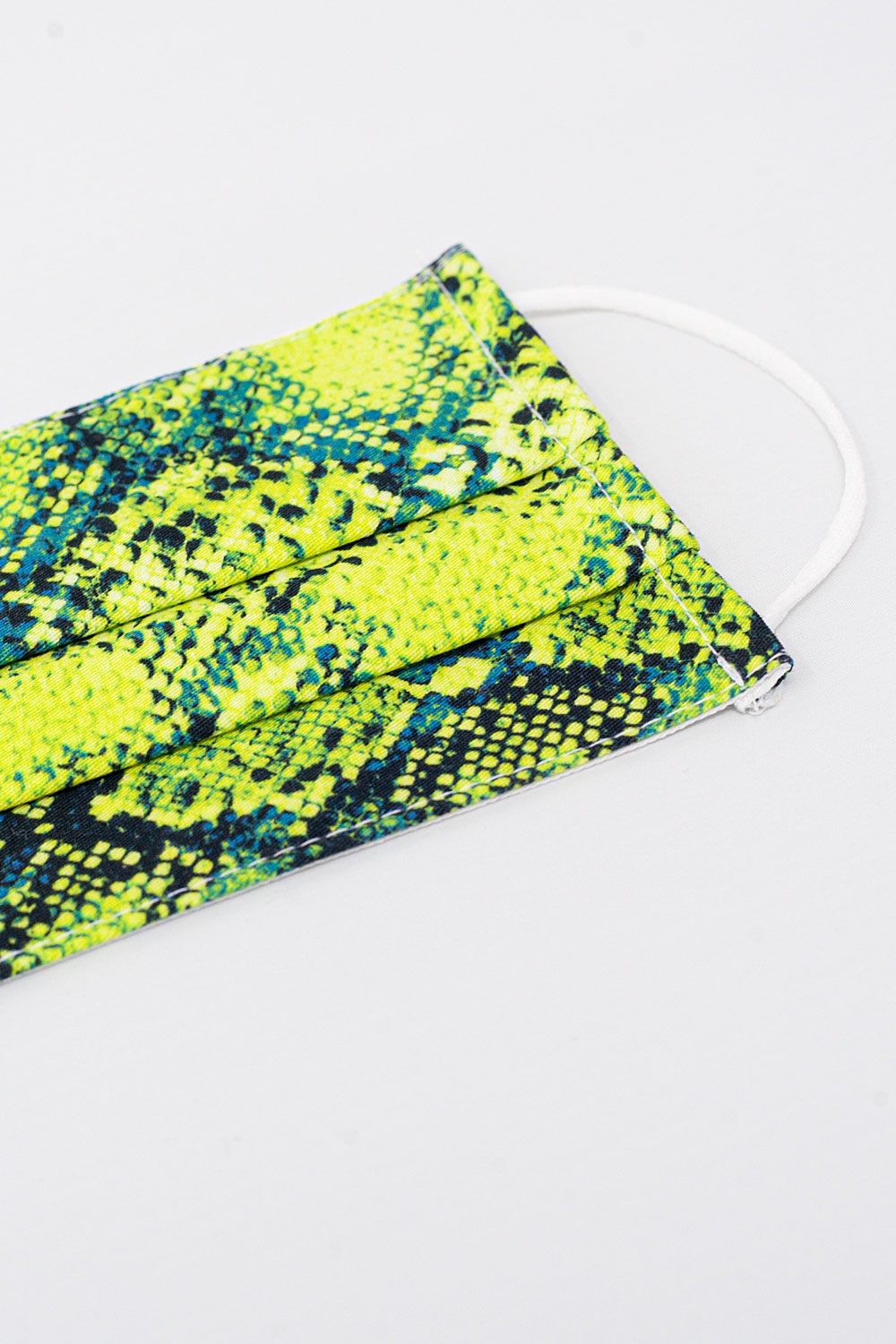Paquete de 5 unidades Mascarilla verde estampado de serpiente