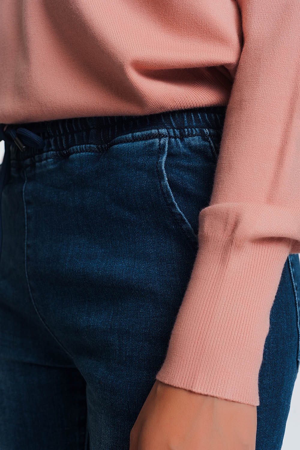 Vaqueros ligeros estilo joggers azul oscuro Vaqueros ligeros estilo joggers azul oscuro