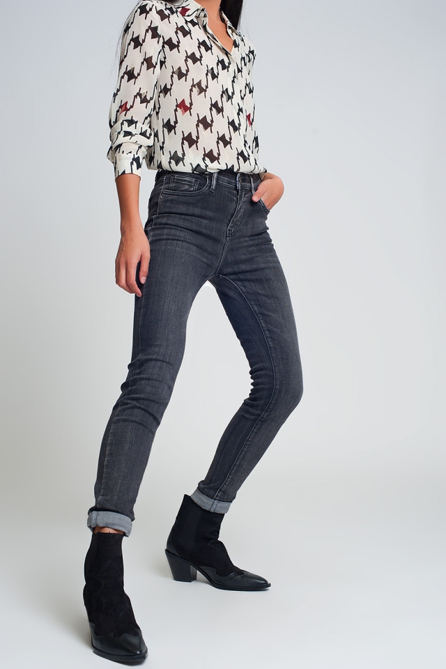 Enge Jeans mit hohem Bund in verwaschenem Schwarz
