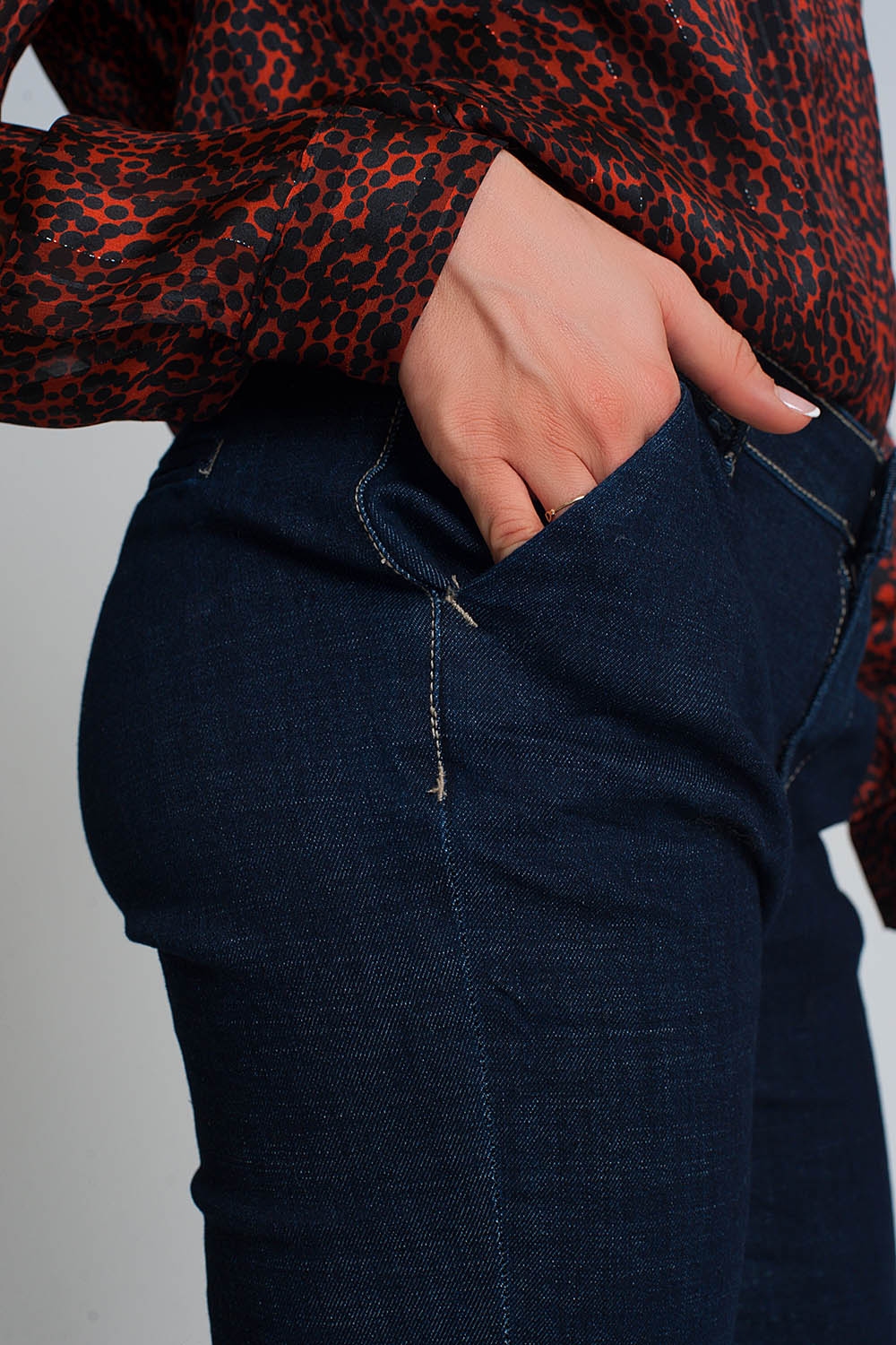 Pantalon vaquero estilo chino de corte pitillo Pantalon vaquero estilo chino de corte pitillo