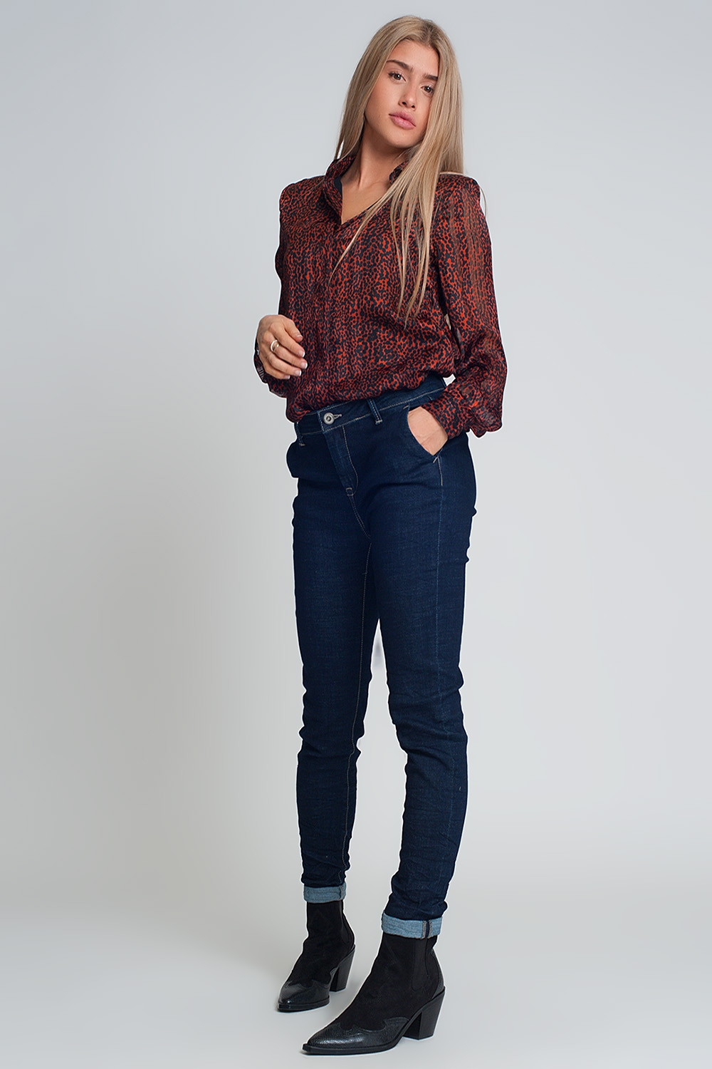Pantalon vaquero estilo chino de corte pitillo Pantalon vaquero estilo chino de corte pitillo