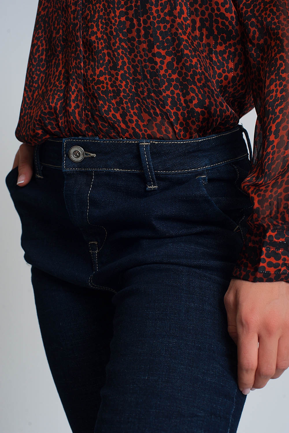Pantalon vaquero estilo chino de corte pitillo Pantalon vaquero estilo chino de corte pitillo