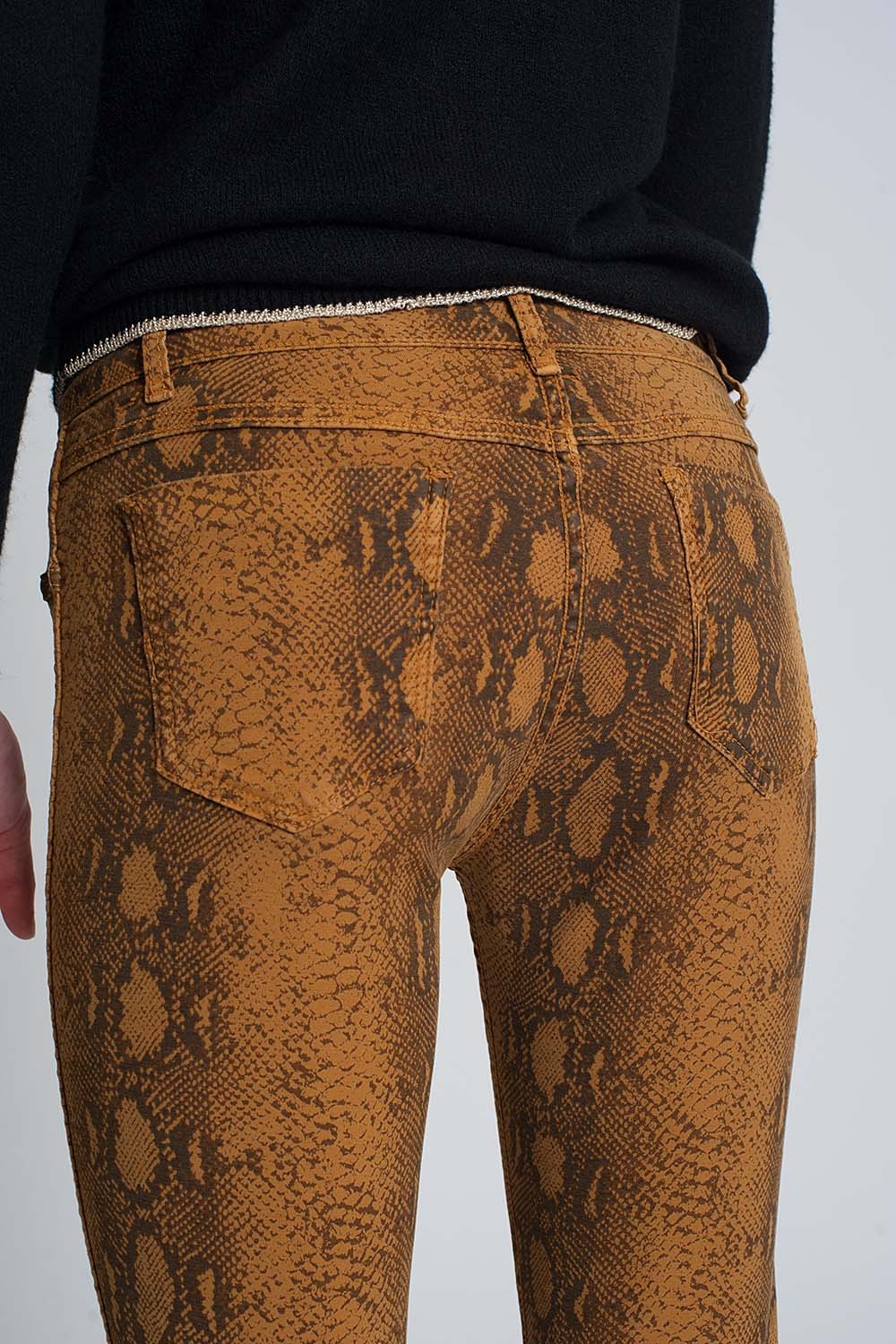 Pantalon estampado serpiente reversible en Mustard Pantalon estampado serpiente reversible en Mustard