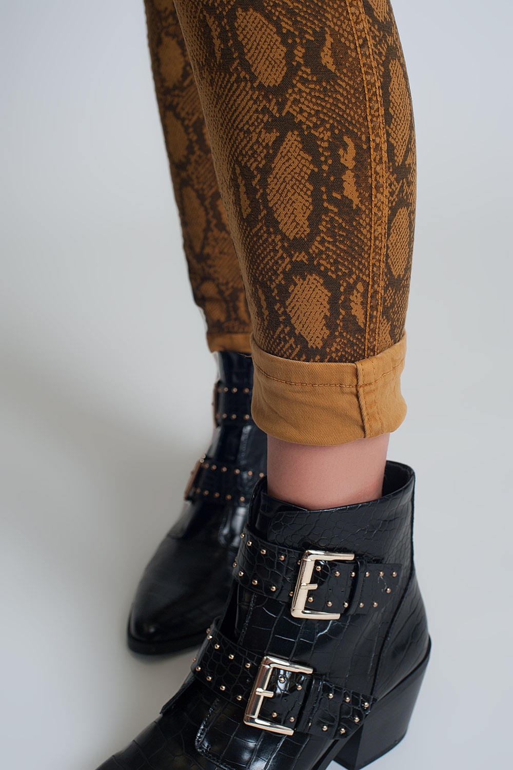 Pantalon estampado serpiente reversible en Mustard Pantalon estampado serpiente reversible en Mustard