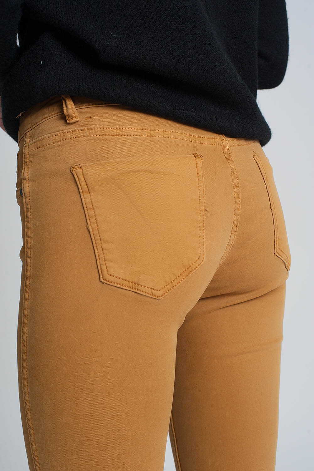 Pantalon estampado serpiente reversible en Mustard Pantalon estampado serpiente reversible en Mustard